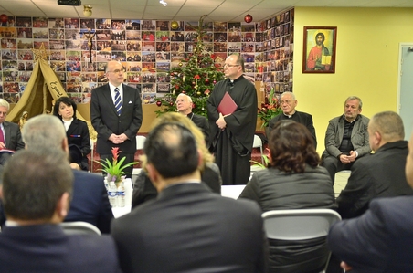 Visite de M. Bernard Cazeneuve à l'église Assyro-Chaldéenne de Sarcelles