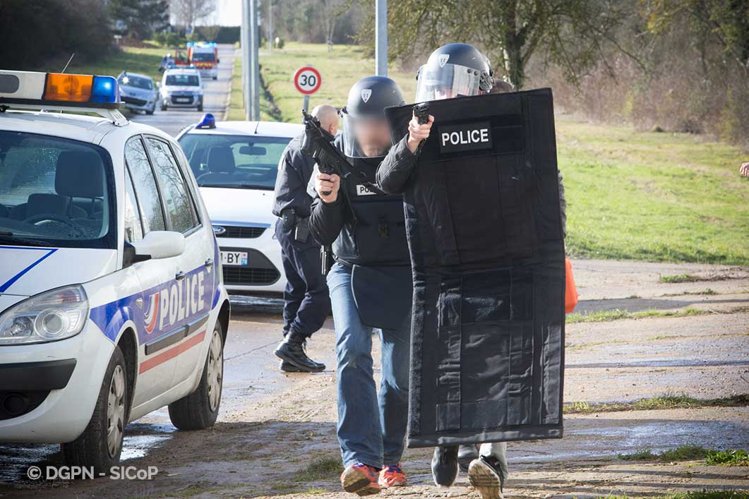 Exercice d'attaque terroriste / Images / Police Nationale Direction
