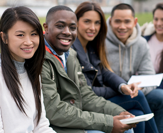 Ouverture d'un service de demande en ligne des titres de séjour pour les étudiants étrangers en France